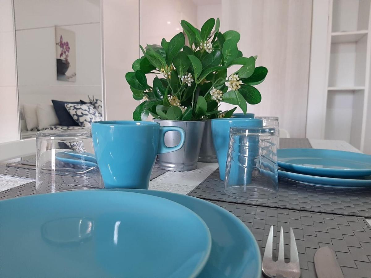 Encanto Costa Del Sol Benal Beach Monolocale Suite Vista Mare 贝纳尔马德纳 外观 照片